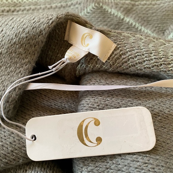 C Apparel PONCHO - Picture 6 of 7